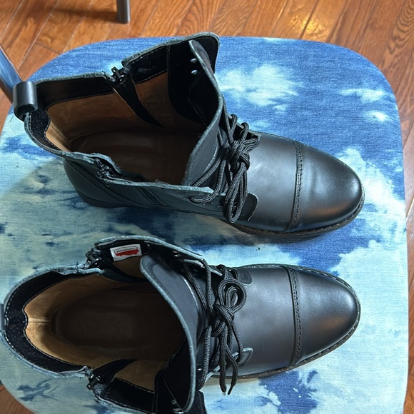 Motorcycle Boots - Picture 2 of 11